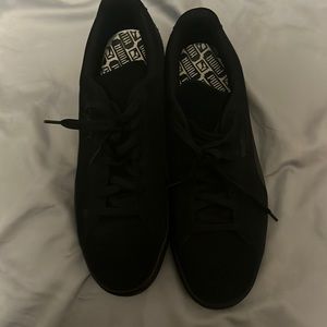 COPY - All black slightly worn